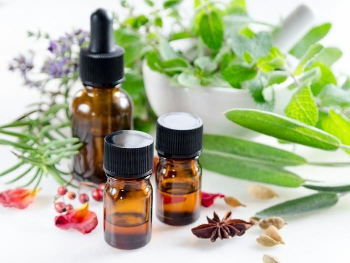 Lääkekasvit influenssaa vastaan ​​Ayurveda -eteeriset öljyt
