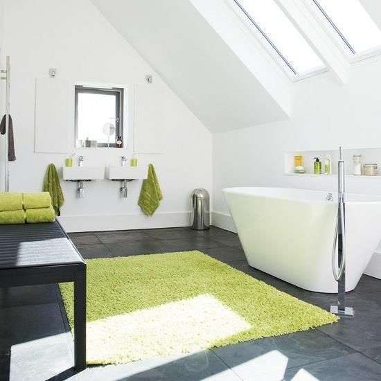 kirkkaat kirkkaat värit kattoikkunat kylpyhuone Moderni kylpyhuone