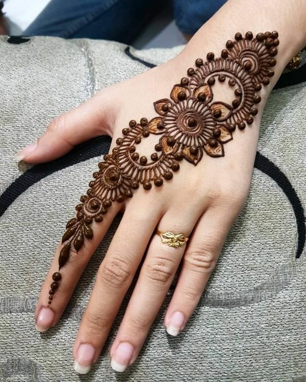 henna tatuointi ideoita käsi