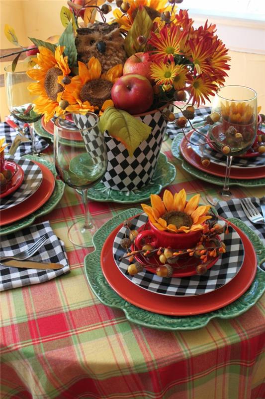 syksyn sisustuspöydän koristeluideoita kukat omenat