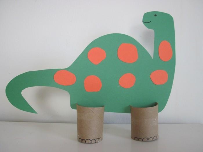 syksyn käsityöt lasten kanssa tekevät syksyn koristeet itse käsityöt wc -paperirullilla dinosaurukset