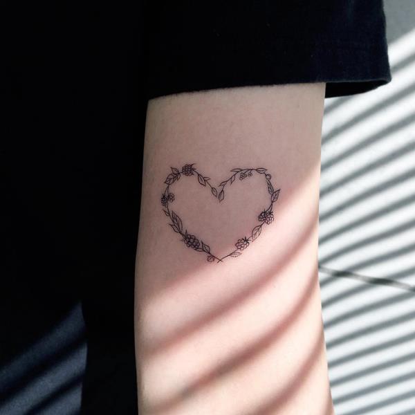 sydän käsivarteen tatuoinnit 2020