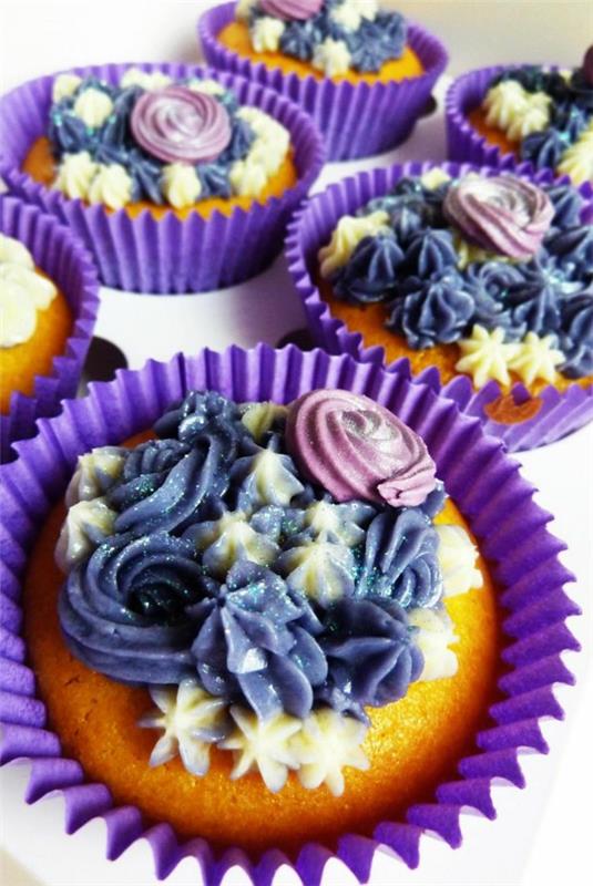 runsas cupcakes violetit kukat