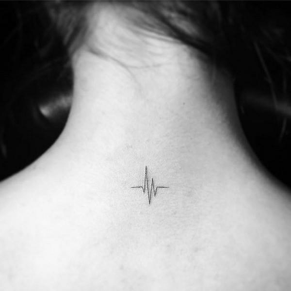 sydämen syke tatuoinnit naisten kaulan tatuointi