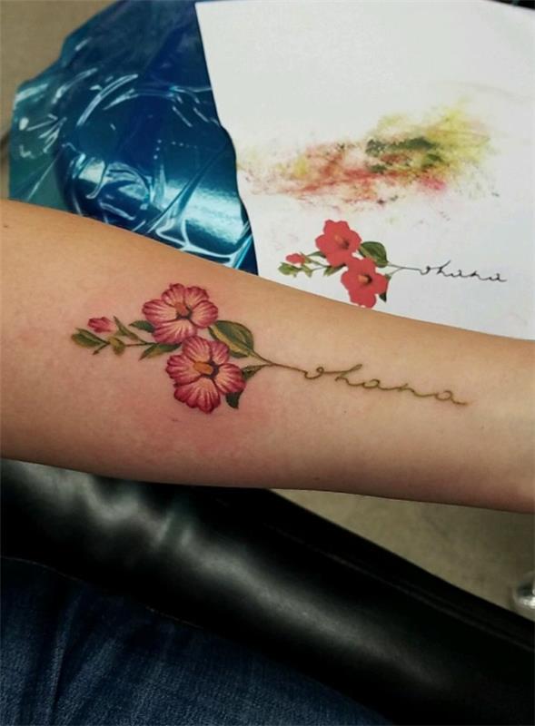 hibiscus kukat ohana tatuointi kyynärvarren