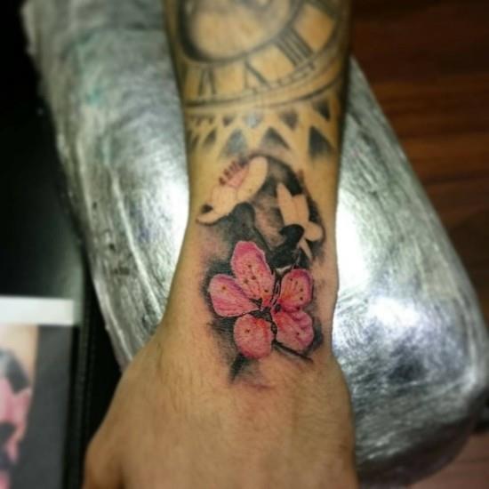 hibiscus tatuointi ranne