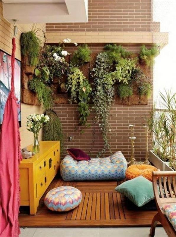 roikkuvat huonekasvit ja parvekekasvit istuinalueen istuintyynyt