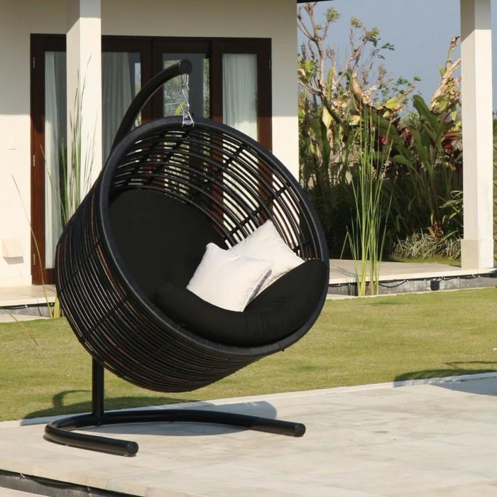 Suunnittele puutarhassa roikkuvat tuolit moderneilla ja mukavilla huonekaluilla