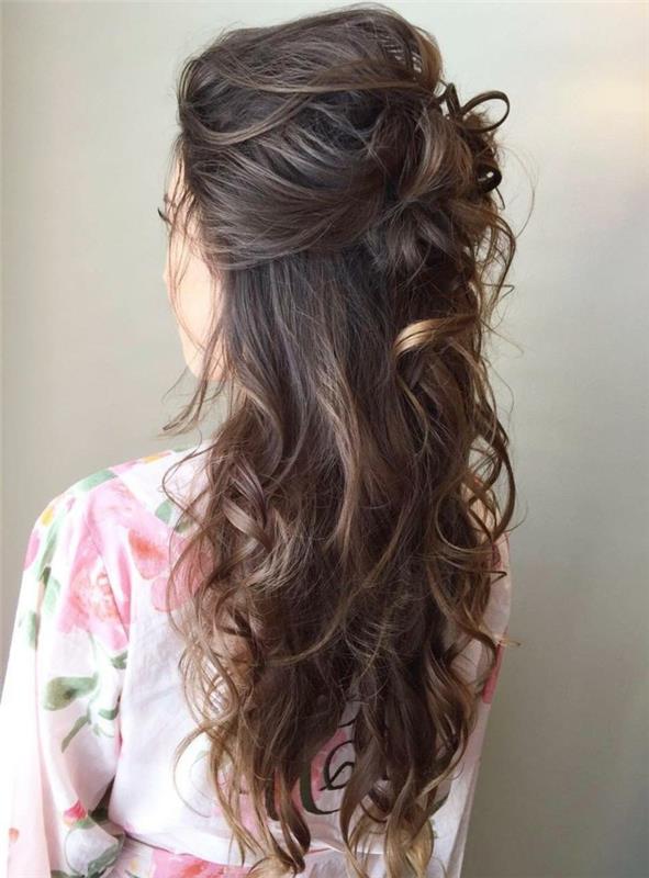 updos puoliksi auki kampaus kiharat