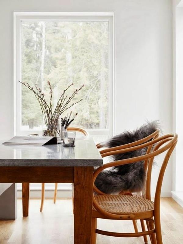 puiset huonekalut ruokasali ruokapöytä maalaismainen aito aitoa puuta marmori laatta