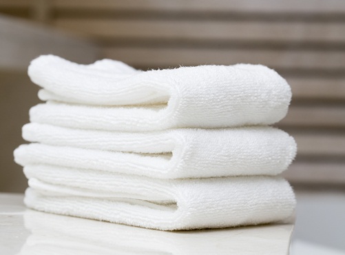 Varmt håndklæde Afhjælp naturlige måder at stoppe morgenkvalme på