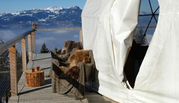 eco hotel iglu ylellinen hotelli lomakeskus parveke