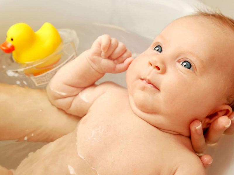 Hogyan fürdessük a babát