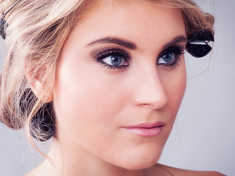 Sådan laver du lilla øjenmakeup