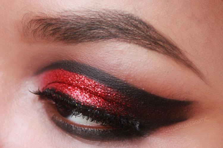 Sådan laver du Vampire Eye Makeup