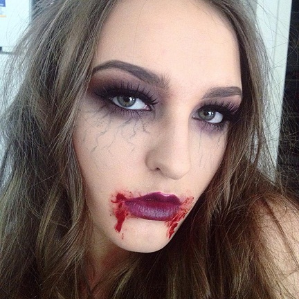 Sådan laver du Vampire Eye Makeup 2