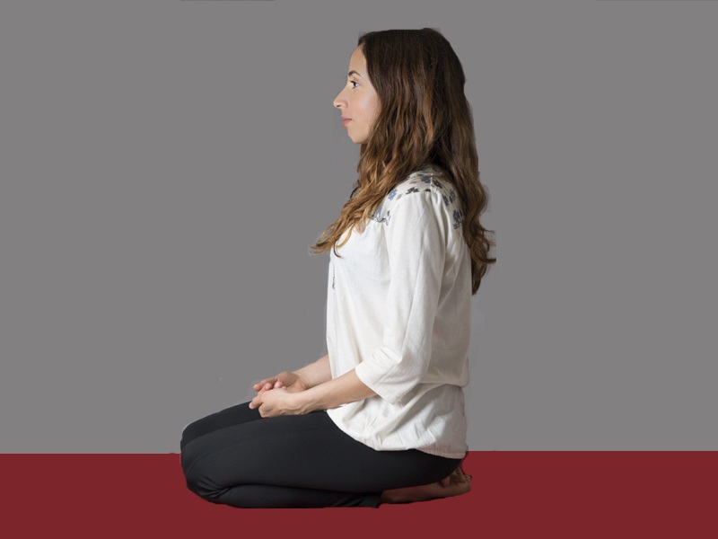 Sådan gør du Virasana (heltepose) og dets sundhedsmæssige fordele