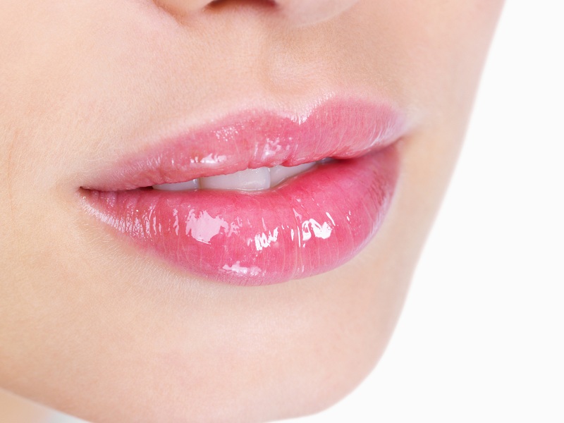 Hogyan lehet rózsaszín ajkakat kapni