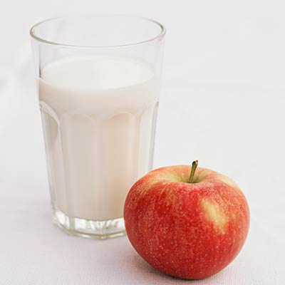 Smadret æble med mælk