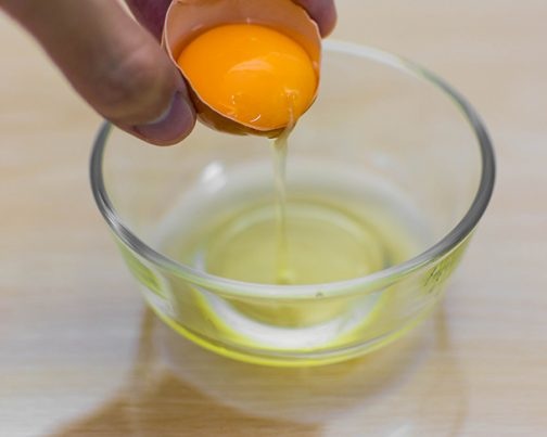 Æggehvider for at reducere rynker i ansigtet