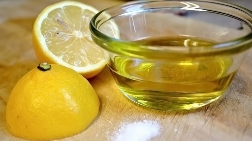Olivenolie og citronsaft