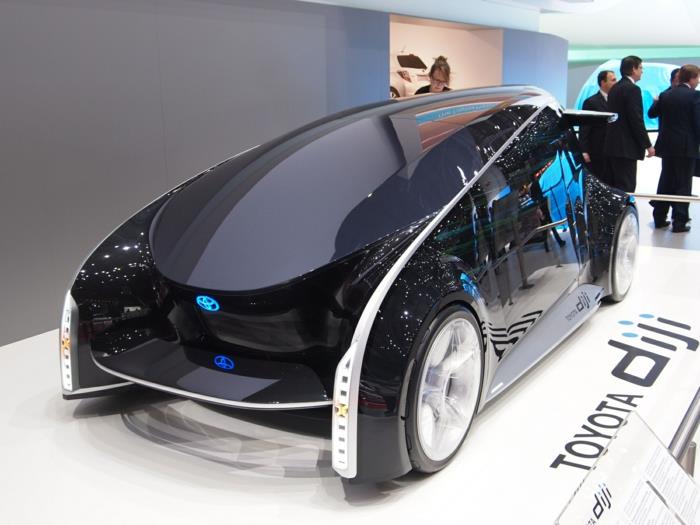 hybridiauto toyota innovatiivinen futuristinen muotoilu
