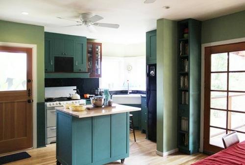 idea keittiö suunnittelu värikäs laitteet pienet kompaktit huonekalut