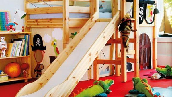 ideoita satunnaisiin vuoteisiin lastenhuone puinen sänky liukumäki