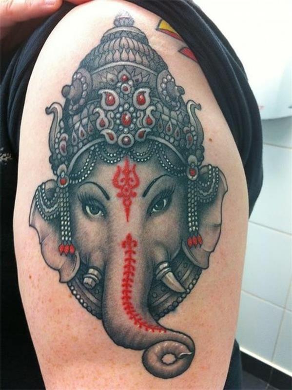 tatuointi olkavarren suunnittelu kuningatar norsu