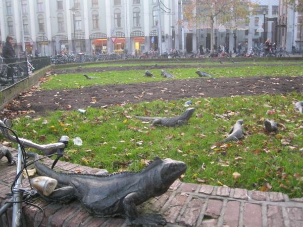 iguana park taideteoksia taide patsas