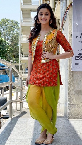 Traditionelt spejlværk Koti på Patiala Salwar Suit