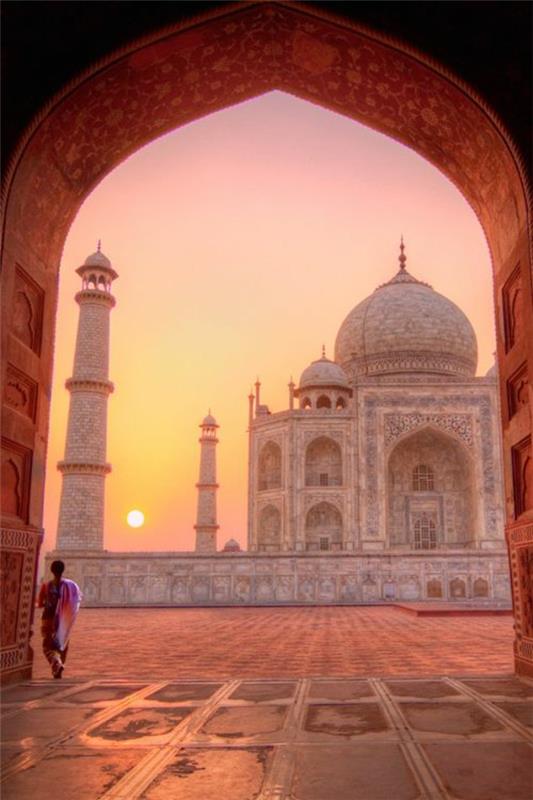 matkustaa intiaan taj mahal vierailla matkustaa intiaan