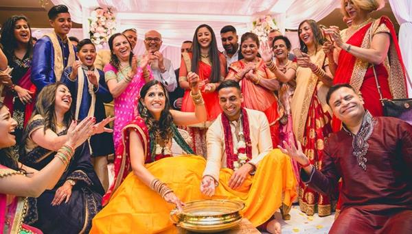 intialaiset häät aviopari perhe