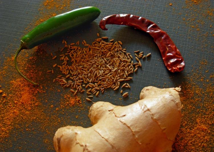 Intialaisten mausteiden luettelo Intian ruoanlaitto