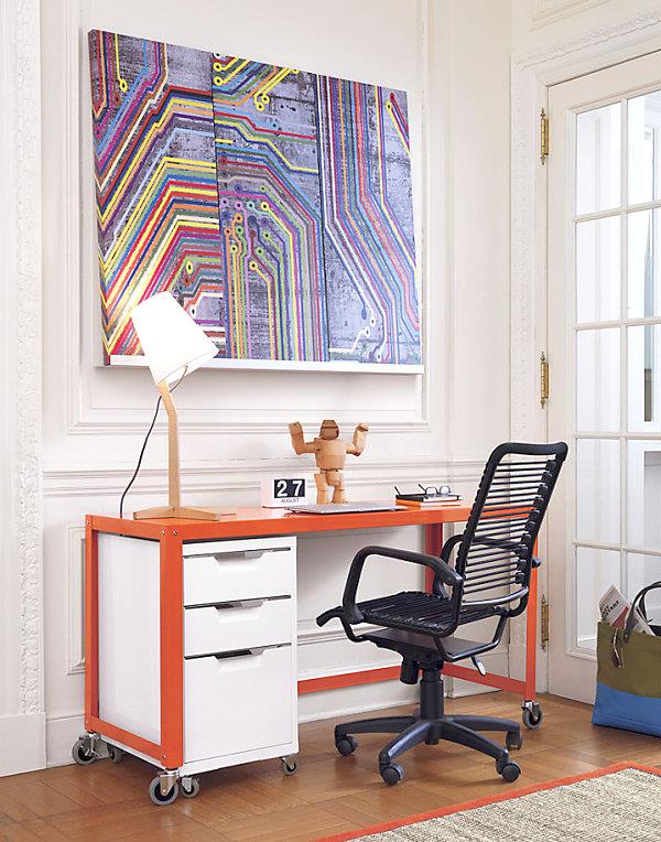 sisustusideoita oranssi sohva toimisto työpaikka väri aksentti