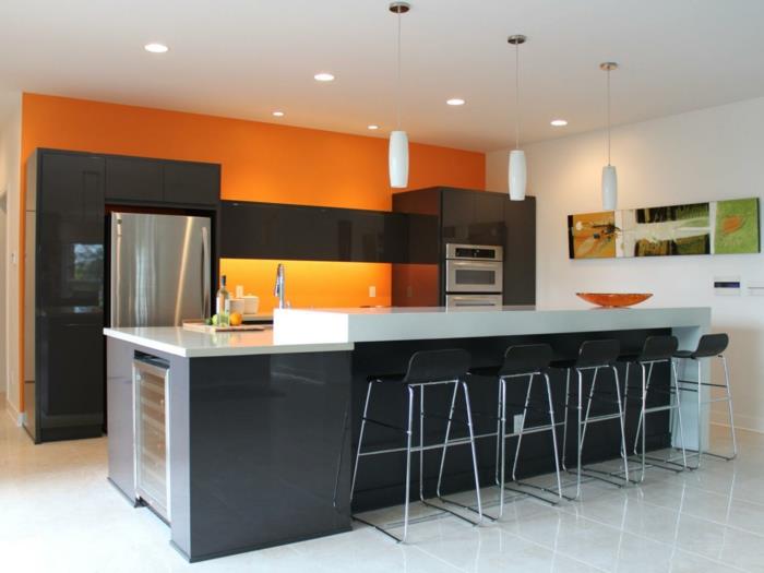 sisustussuunnittelu keittiö suunnittelu oranssi musta yhdistää lattialaatat