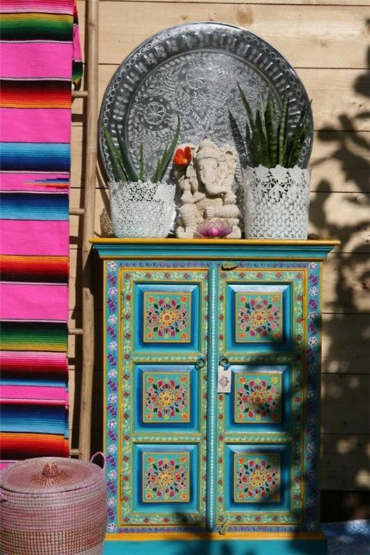 Suunnittele meksikolaisia ​​huonekaluja perinteisin värein