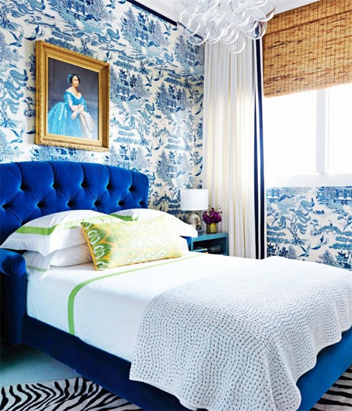 sisustussuunnittelija Robert Passalin makuuhuoneen sänky sininen