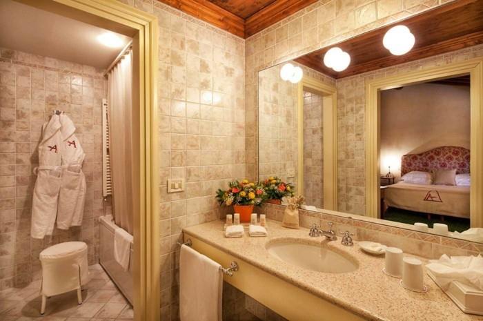 sisustus kylpyhuone kylpyhuone laatat roomalaiseen tyyliin
