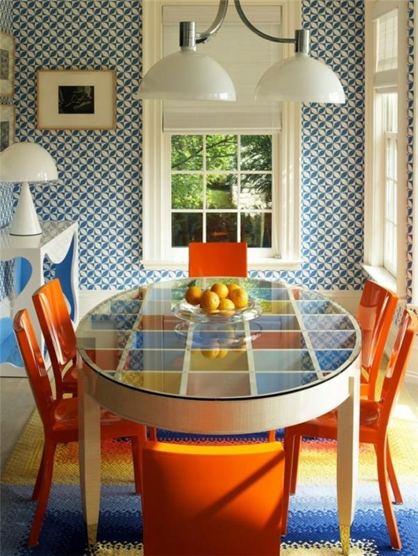 sisustus ruokasali viileä matto oranssi tuolit