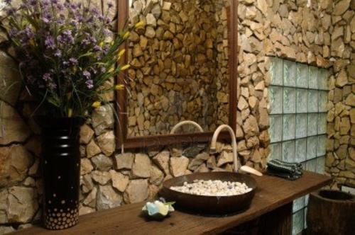 kaunis kylpyhuone design kivi karkea pesuallas