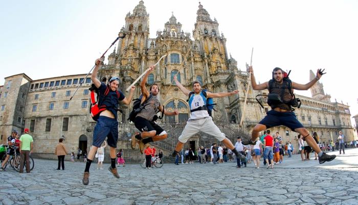 james tavalla pyhiinvaellus santiago de compostela katedraali ilo