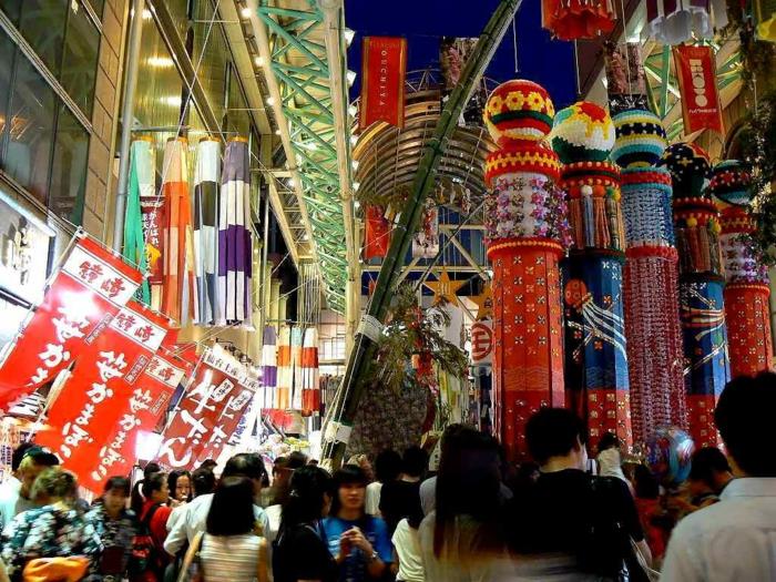 japanilaiset koristeet seppeleet kadun koristelu