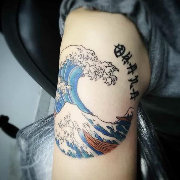 japanilainen ohana tatuointi aaltoja