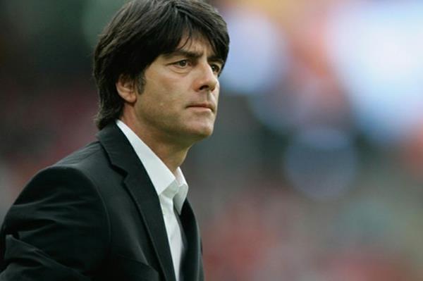 joachim löw kansallinen kouluttaja jogi vakavat kasvot