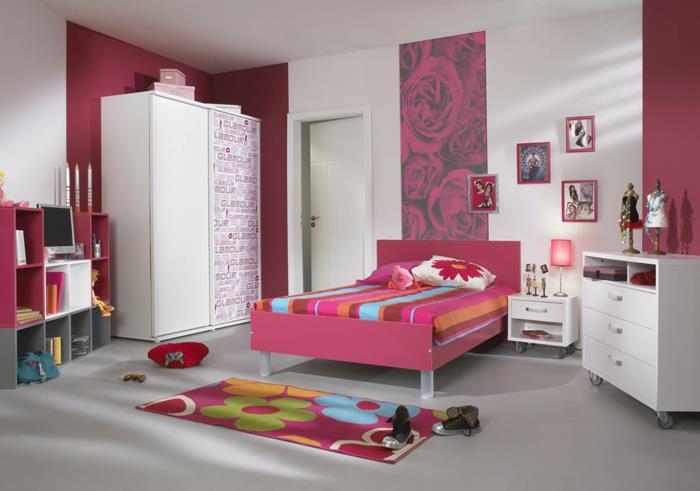 nuorisosänky tyttöhuone sisustus vaaleanpunainen sänky värillinen matto karkeat aksentit nuorisokalusteet