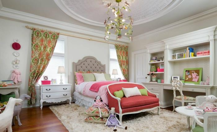 nuorisohuoneen sisustus tytön huoneen ideoita nuorten sänky nojatuoli kauniita peiton värisiä verhoja