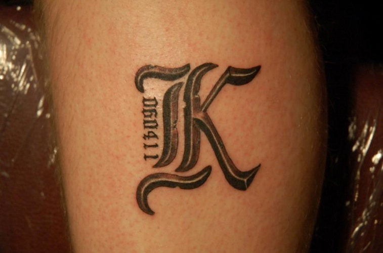 Félelmetes K Design Tattoo