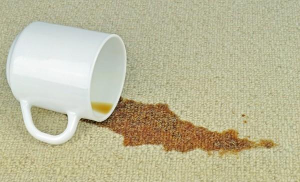 ideoita kahvin tahranpoistoon kodin siivoukseen