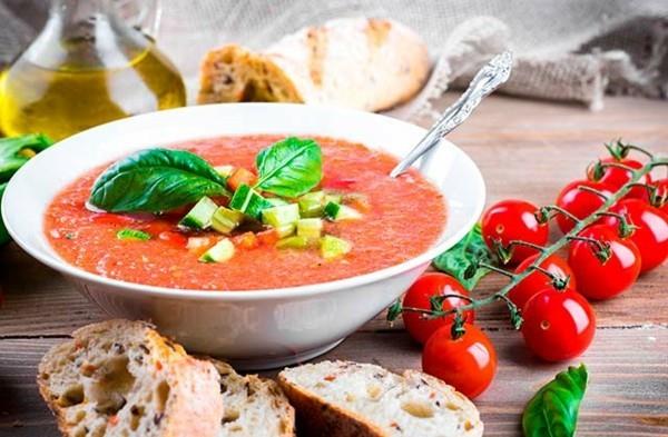 kylmän tomaattikeiton gazpacho -resepti